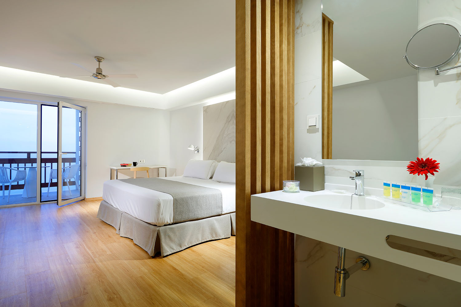 088_alta_CaleiaTalayotSpaHotel Suite Junior.jpg